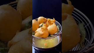 Batata vada recipe batatavada food streetstylenoodles recipe cuisinerecipe foodie story [upl. by Nueormahc]