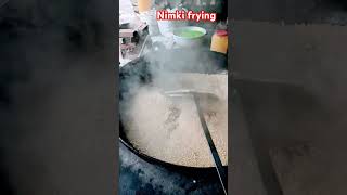 Nimki frying food nimki nimkin frying [upl. by Nudnarb]