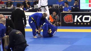 Cicero Costha vs Rogerio Cristo Master 2 Black belt Light Final IBJJF European 2014 [upl. by Lalaj]