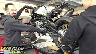 Sostituzione kit Catena  MV Agusta Brutale 675 GrimotoGarage2018 [upl. by Tteve]