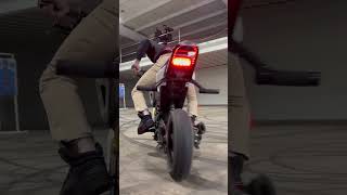 Burnout sesh burnout grom bikelife [upl. by Ernald]