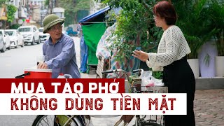 Người cao tuổi hàng rong và thanh toán không tiền mặt [upl. by Hsevahb]