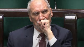 RAPORT MON Reakcja Antoniego Macierewicza na wystąpienia posłów [upl. by Htezil]