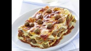 Lasagne di Carnevale alla napoletana con polpettine e ricotta [upl. by Yentrok816]