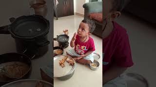 Chicken boy 🐔 🍗 🍗🍗 crispychicken kya apka bhi bacha aise chiken khata hai [upl. by Atteynod]