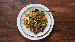 Fried Beef Hor FunBeef Chow Fun [upl. by Osmen]