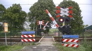 Spoorwegovergang HalfwegZwanenburg  Dutch railroad crossing [upl. by Valdes303]