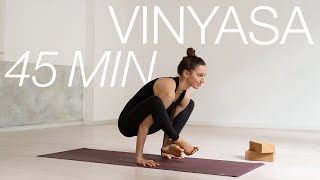 Vinyasa Yoga Flow  kraftvoll amp ausgewogene 45 Min zu Bhujapidasana  Mittelstufe amp Fortgeschrittene [upl. by Margarethe634]