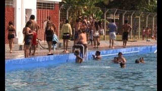 Piletas municipales una opción para los días de calor [upl. by Einneb]