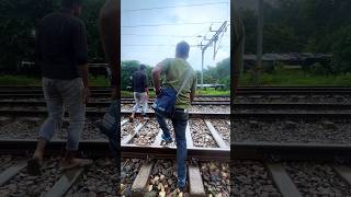 Achanak train 🚆 aa gyi 😭😭 minivlog shorts youtubeshorts [upl. by Selimah633]