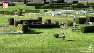 Chaos beim Pferderennen Jockey biegt falsch ab [upl. by Almat437]