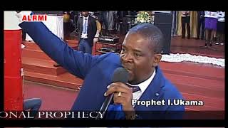 Man of God Prophet I Ukama giving prophecy to the nation of Zimbabwe [upl. by Notirb]