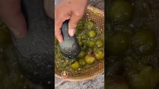 Carne de puerco en salsa verde [upl. by Leizar]