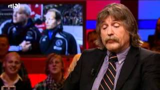 Johan Derksen denkt in een serieus programma te zitten [upl. by Ayet]