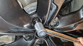 Which socket fits the lug nuts of Kia Sportage [upl. by Sivrup418]