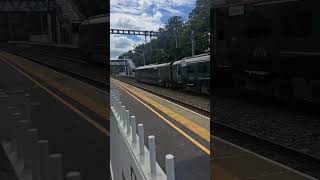 GWR 800010 passing Goring amp Streatley 12724 [upl. by Morocco515]