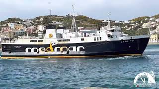 Arrivo della nave Quirino nel porto di Ponza [upl. by Bedad]