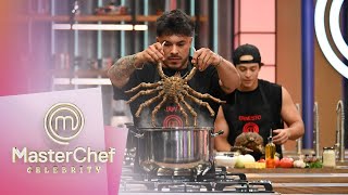 Los cocineros de MasterChef prepararon changurro servido en su concha  MasterChef Celebrity 2024 [upl. by Zetta]