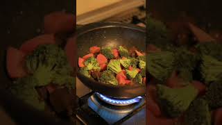 Beef vegetable stir fry food foodie cooking beef recipe africanfood mozypizza [upl. by Landers]