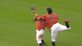 TEXHOU Altuve exits after collision with Correa [upl. by Igor]