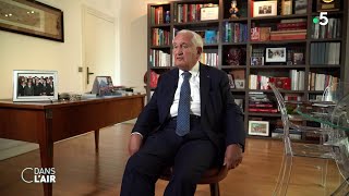 La quotméthode Barnierquot décryptée par JeanPierre Raffarin  Reportage cdanslair du 09092024 [upl. by Alisia363]