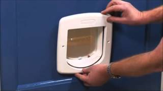 Staywell 500 Series Infra Red Cat Flap [upl. by Goodill]