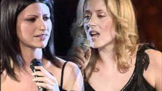 Lara Fabian et Laura Pausini  La solitudine Dolce Italia 22082002 HQ [upl. by Nosnar]