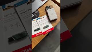 SanDisk Флеш накопитель для iPhone iXpand Flash Drive Flip 64  128  256gb 2 разъема USB3 [upl. by Jacy]