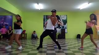 Scooby doo papa coreografia luis golden [upl. by Sanfourd]