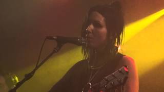 Chelsea Wolfe Flatlands  Live  Le Point FMR  07052013 [upl. by Palma]