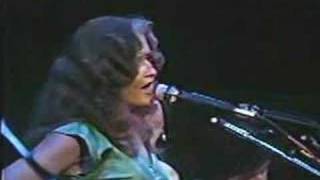 Linda Ronstadt amp Bonnie Raitt  Blowing Away [upl. by Nita]