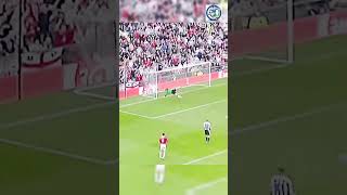 Rooney’s Fast Reaction and Brilliant Volley shorts sports football rooney volley highlights [upl. by Mauro824]