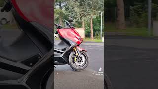 YAMAHA TMAX en rouge avec un vernis PDZ2K brillant  PEINTURE PELABLE  FULLDIP [upl. by Gallagher]