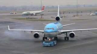 MD11 smokey startup and pushback [upl. by Jelsma]