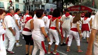 Mickela Mallozzi trying to dance muttikoak at Fetes de Bayonne in France [upl. by Nita]