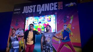 Just dance 2018  Chantaje by Shakira feat Maluma Sitting version  Brasil Game Show 2017 [upl. by Sutniuq]