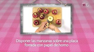 Manzanas al horno con frutos del bosque [upl. by Suirauqram979]