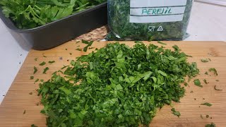 Como conservar hojas verdes cilantro perejil conserva chef viral yt viralvideo [upl. by Neelehtak]