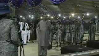 Ron Kenoly Praising God in the Nigerian way [upl. by Dlaner377]