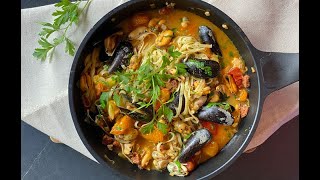 Délicieuses pâtes méditérranéenne  moules et chorizo [upl. by Ynneg]