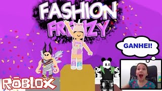 Roblox  DESFILANDO COM A MINHA MÃE Fashion Frenzy  Luluca Games [upl. by Whitebook]