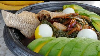 Amazingly delicious brod3 ampesie ne kontomire abom boiled plantains and cocoyam leaves sauce [upl. by Ray72]