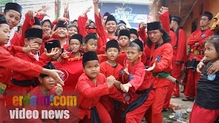 Silat Silau Macan dari Condet lekat dengan nilainilai Islam [upl. by Ahsimek]