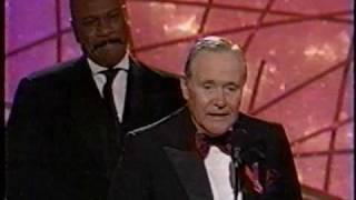 Ving Rhames gives his Golden Globe to Jack Lemmon 1998 [upl. by Zetnas74]