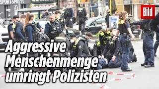 Blutige Messerstecherei direkt vor der Polizeiwache  BerlinNeukölln [upl. by Sirromad602]