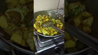 Aloo gobhi ki sabji recipe song food recipe shortsfeed [upl. by Sanborne592]