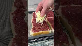 Gebackenes Toastbrot🍞 mit Hackfleisch🥩 Ein leckeres und einfaches Rezept🥘‼️ [upl. by Tremain424]