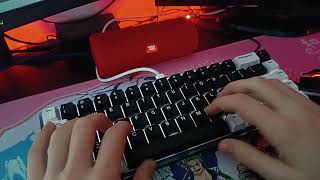 Im selling this keyboard [upl. by Lenoil]