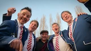 De Vier Viltjes ft DJ Geert  Bek Vol Bier officiële videoclip CARNAVAL 2022 [upl. by Nancey]