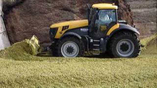 Fastrac 8250 Silage 2 [upl. by Riobard]